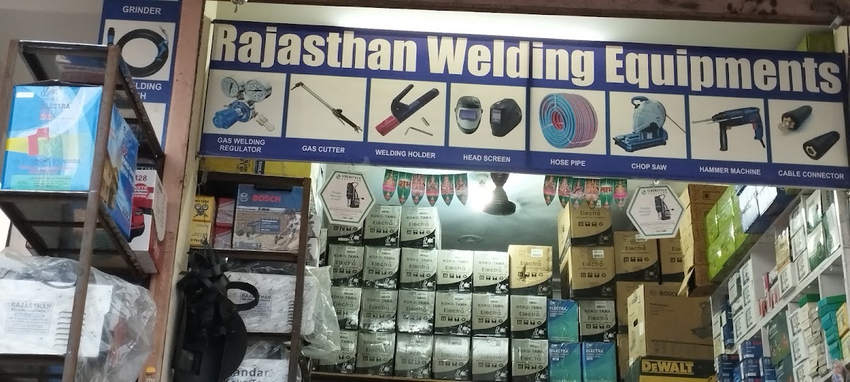 Workshop tools and equipment arrangement